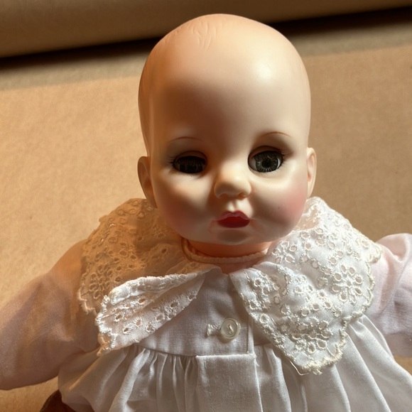 Madame Alexander Vintage 1966 Victoria Crying Baby - Picture 6 of 6